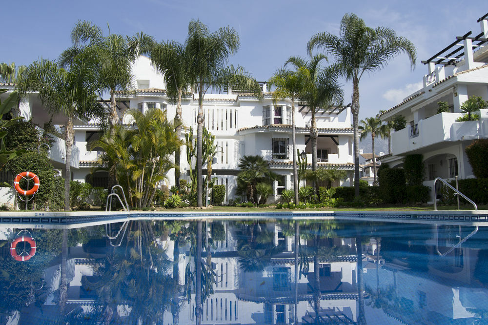 Apartamentos Y Casas Serinamar Marbella El Angel Exterior photo