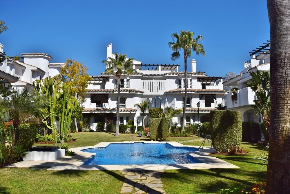 Apartamentos Y Casas Serinamar Marbella El Angel Exterior photo