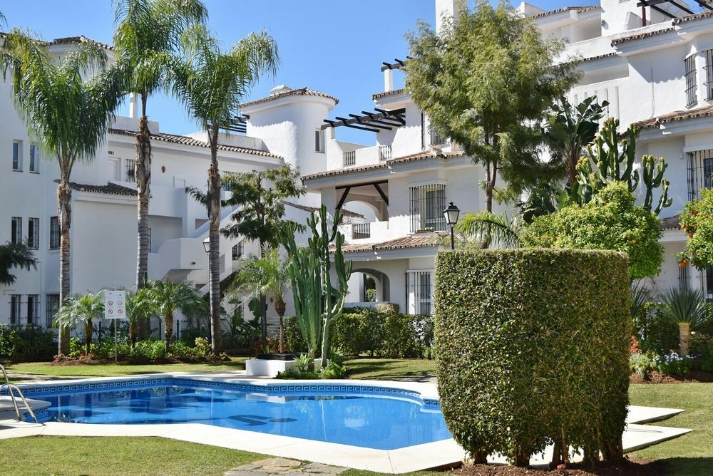 Apartamentos Y Casas Serinamar Marbella El Angel Exterior photo
