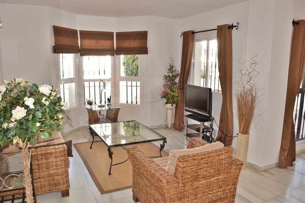 Apartamentos Y Casas Serinamar Marbella El Angel Exterior photo