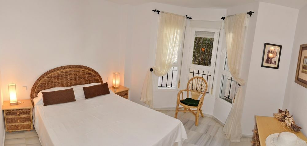 Apartamentos Y Casas Serinamar Marbella El Angel Exterior photo