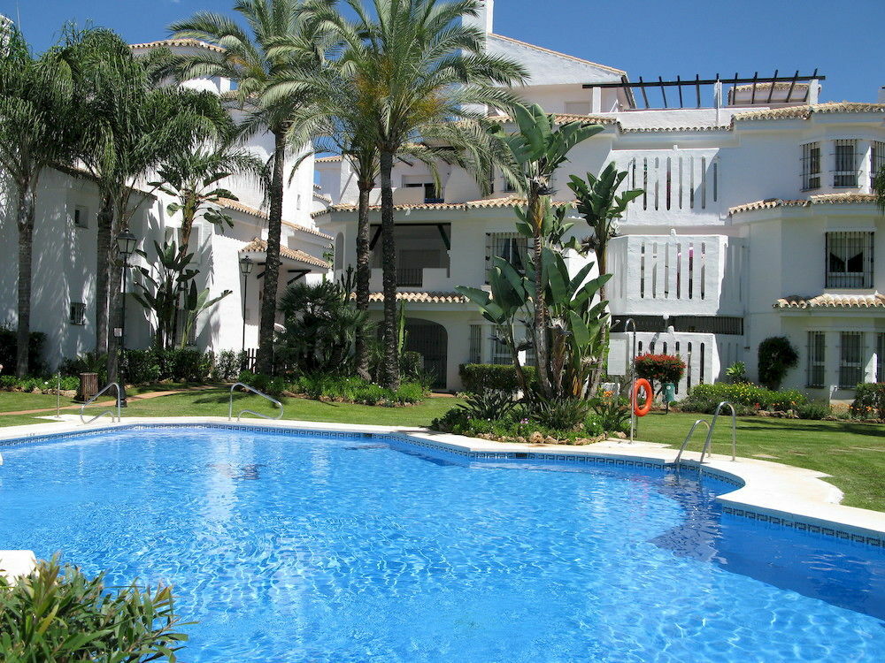 Apartamentos Y Casas Serinamar Marbella El Angel Exterior photo
