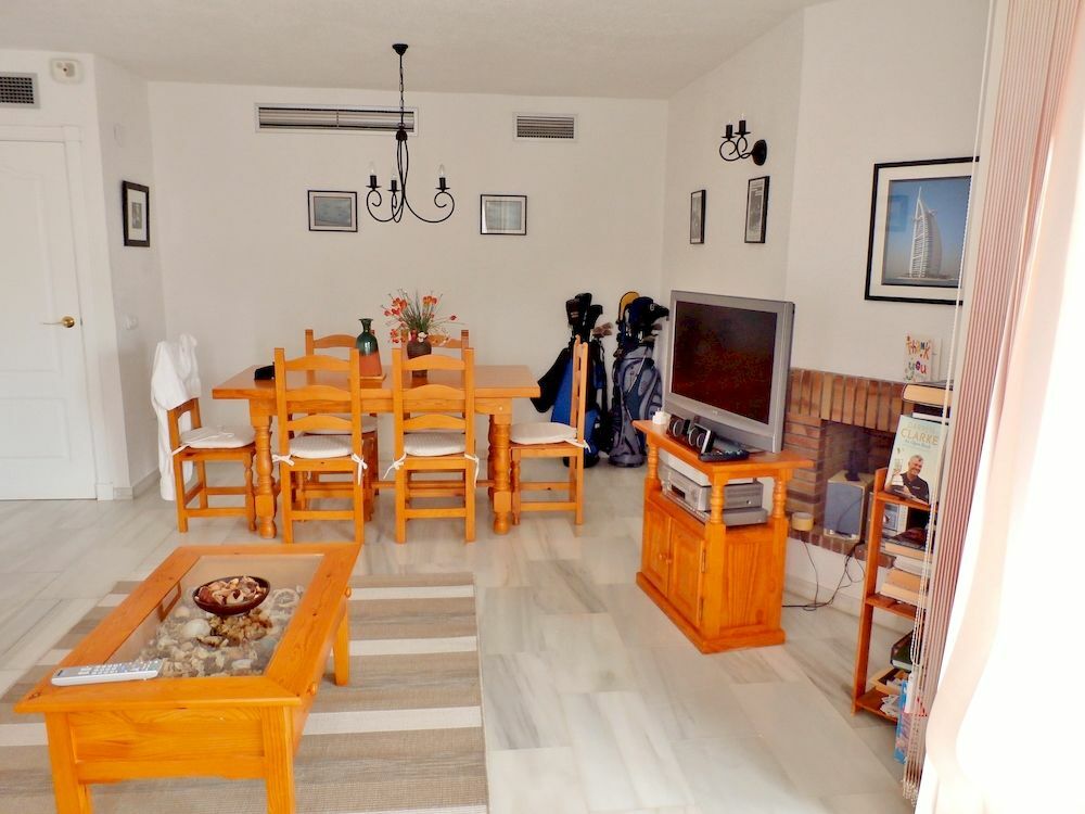 Apartamentos Y Casas Serinamar Marbella El Angel Exterior photo