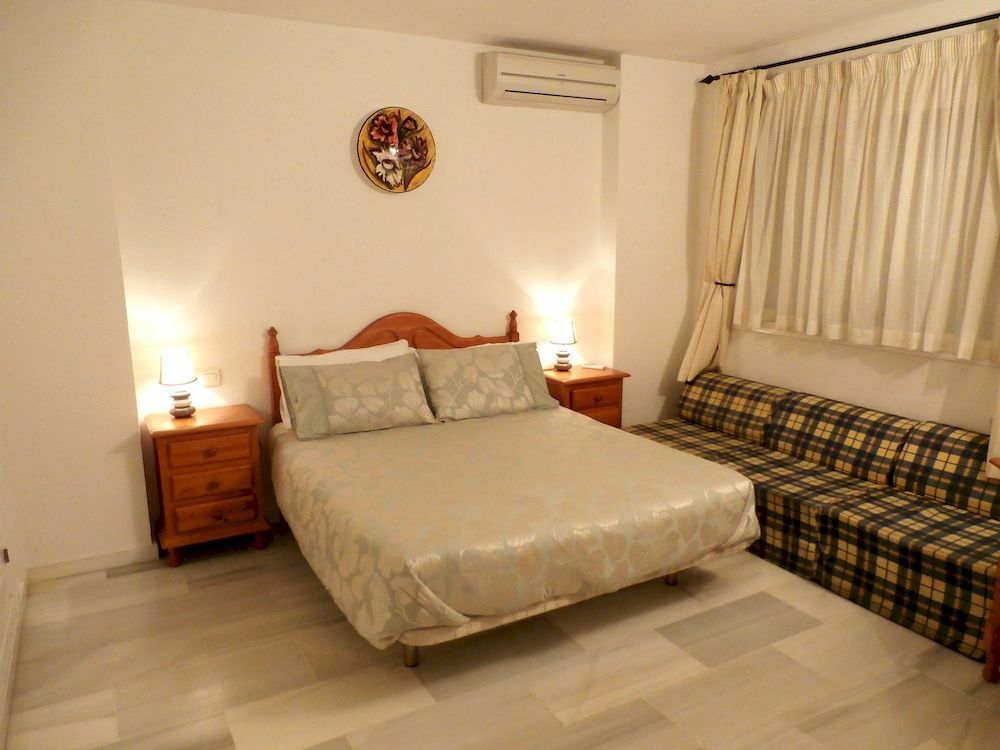 Apartamentos Y Casas Serinamar Marbella El Angel Exterior photo