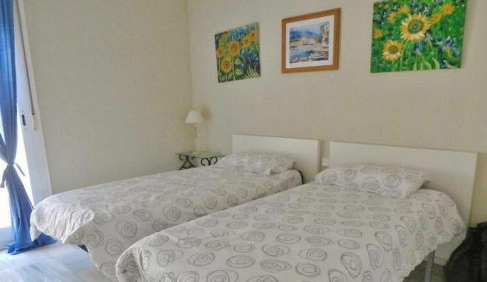 Apartamentos Y Casas Serinamar Marbella El Angel Exterior photo