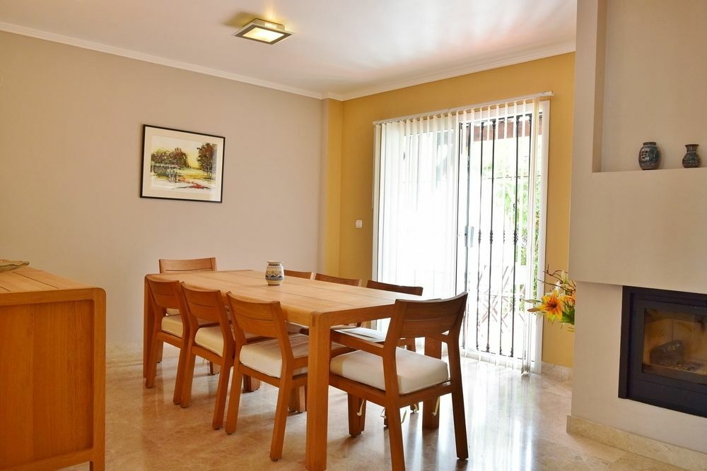Apartamentos Y Casas Serinamar Marbella El Angel Exterior photo