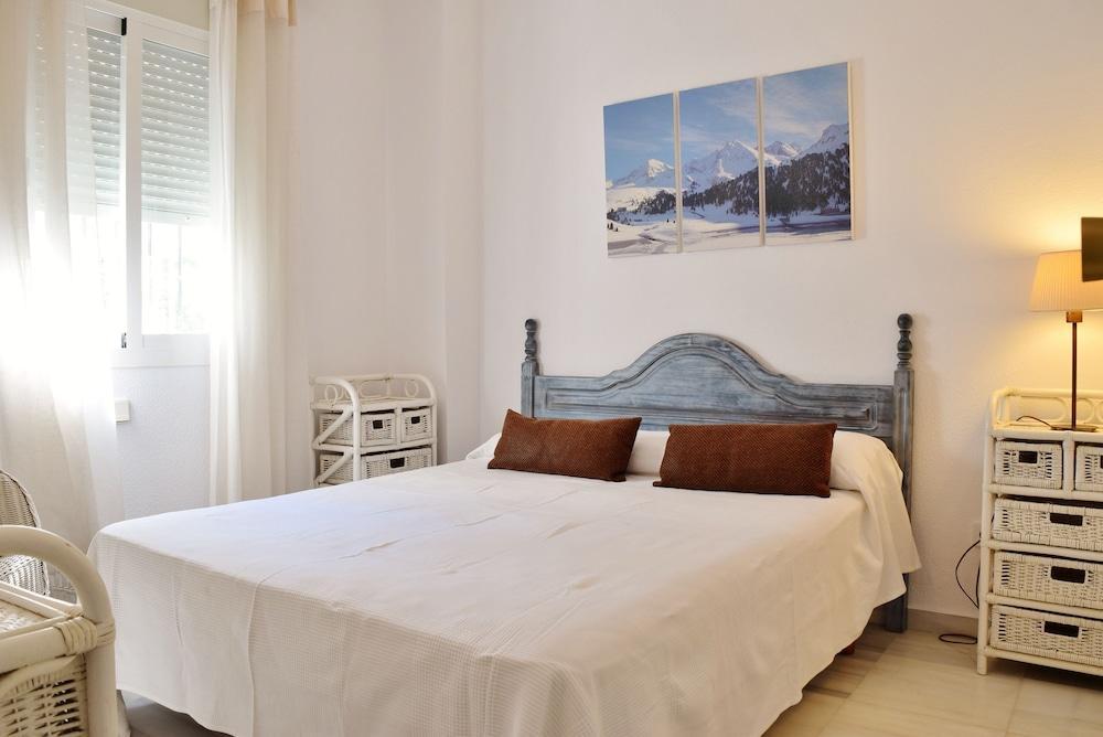 Apartamentos Y Casas Serinamar Marbella El Angel Exterior photo